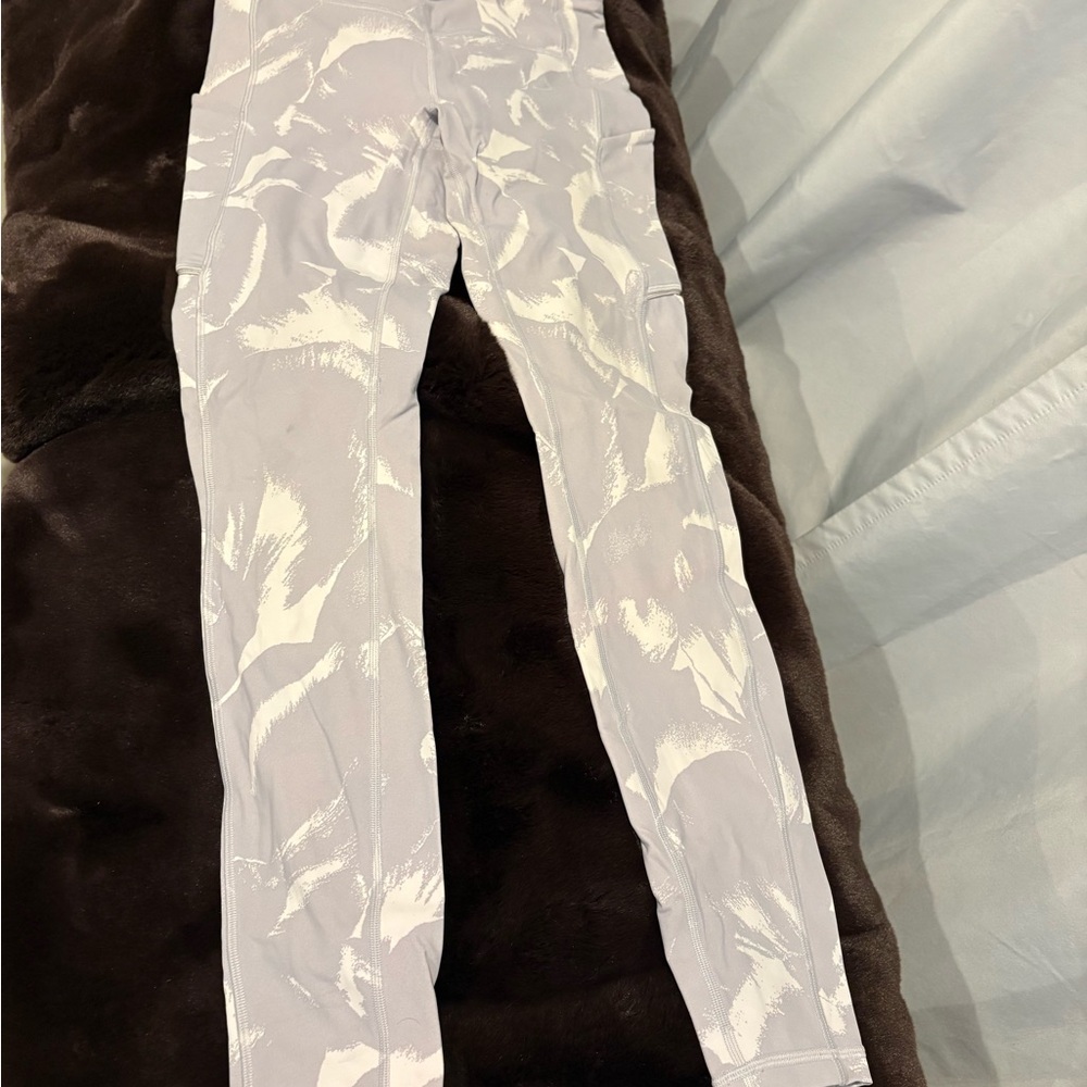 Lululemon leggings with pockets